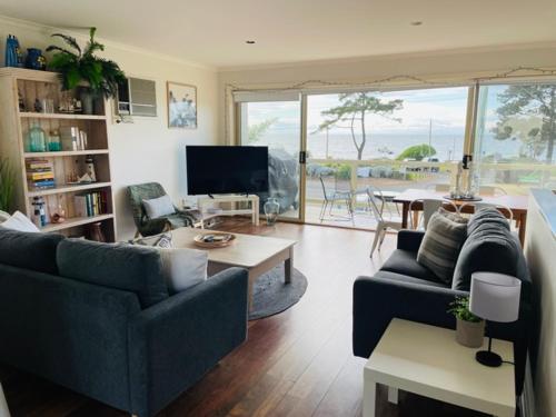 The Esplanade Holiday Home in Indented Head