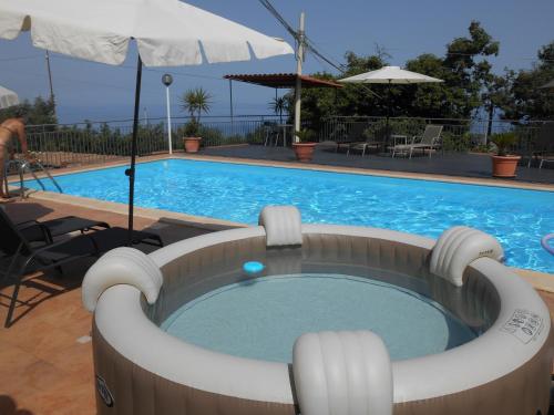 B&B Sant'Alfio - Al Villino Sunrise in villa con piscina ed idromassaggio - Bed and Breakfast Sant'Alfio