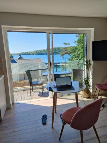 Rõdu/terrass, Crow's Nest Glandore - 1 - Self Catering in Glandore