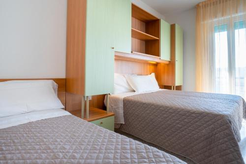 Triple Room image 2