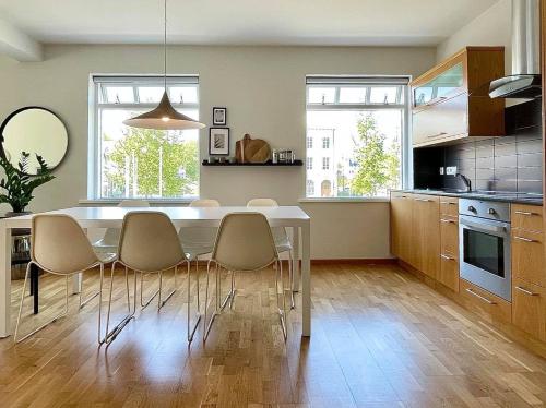 Kitchen, Day Dream R1 Townhall Studio in Akureyri