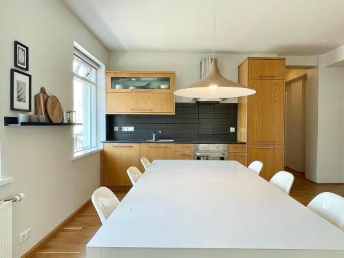 Kitchen, Day Dream R1 Townhall Studio in Akureyri
