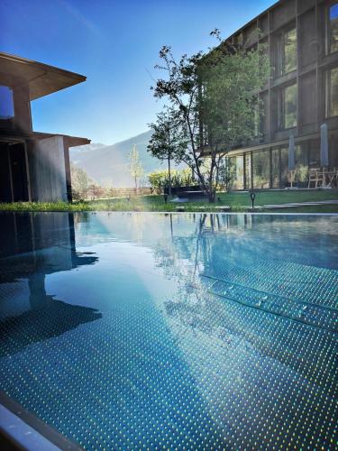 Swimming pool, zelloon boutique hotel in Zell am Ziller
