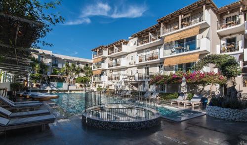 A szálláshely kívülről, Iniohos Hotel (ex Apollo) in Argassi