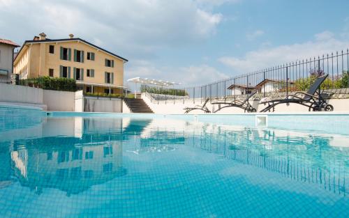 Polpenazze Halldis Apartments