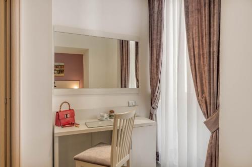 Trevi Palace Hotel - image 9