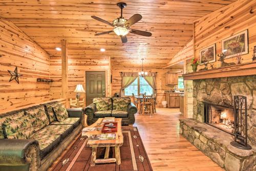 The Apple Dumpling Cabin Pool Table, Grill