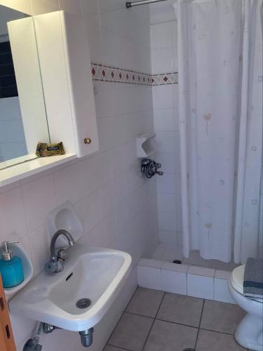 To Perigiali Apartments in Rovies