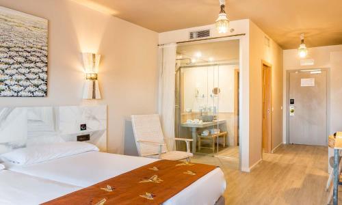 Standard Double or Twin Room (2 Adults) image 3