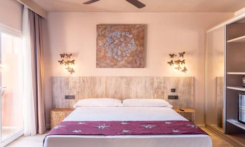 Deluxe Double or Twin Room with Pool View image 8