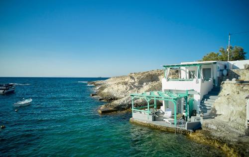 Apartment in Milos 