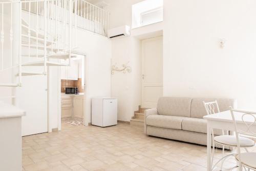 Studio Dione 130 by Wonderful Italy
