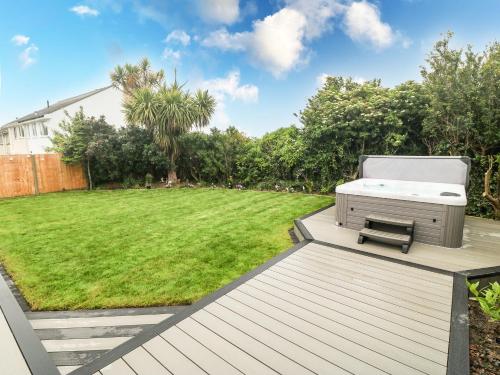 Bwthyn Eirlys Snowdrop Cottage in كيميس بي