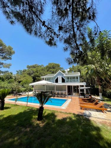 VERY SPECIAL VILLA 6 BDR GREAT for FAMILY REUNIONS