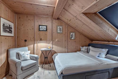 Villa Zollhaus Bed & Breakfast - Tap to explore photos