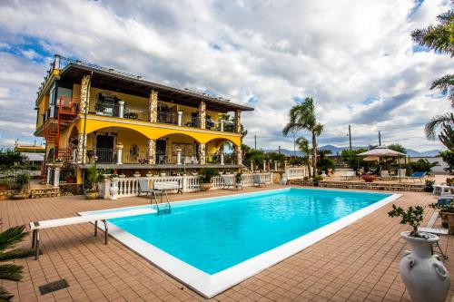 Villa Aurelia-Camera da letto e bagno chambre d'hôte Sirignano