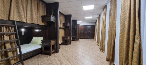 Bed in 10-Bed Mixed Dormitory Room