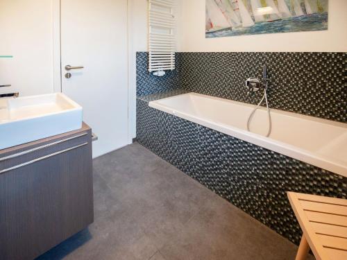 Dünenresidenz Prora - Ferienwohnung mit Meerblick 3 Schlafzimmern und Balkon NP-206 - image 2