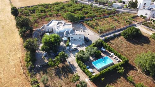  Trulli di Rosa in Locorotondo