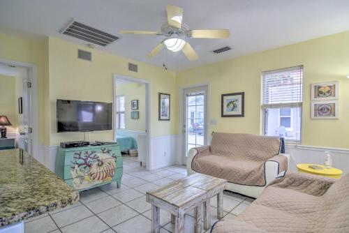 Blue Heron Cottage 6 - Walk to Beach and Pool - main image