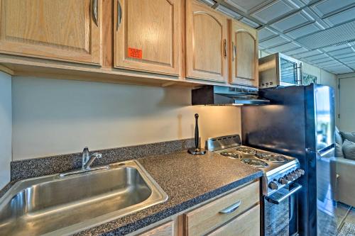 Wildwood Crest Beachfront Home with Shared Pool - image 8