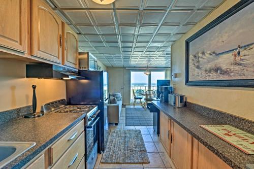 Wildwood Crest Beachfront Home with Shared Pool - image 10
