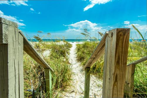 White Caps #3 by RealJoy Vacations - image 10