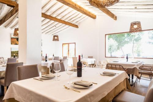 Restoran, Hotel rural Entreviñas (Hotel rural Entrevinas) in Alarcon