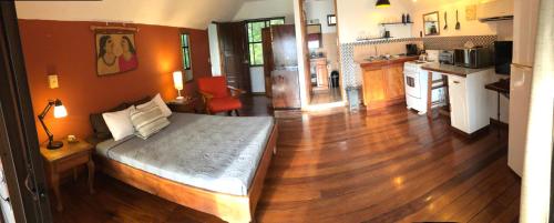 Cockatoo Studio Apartments in Quepos