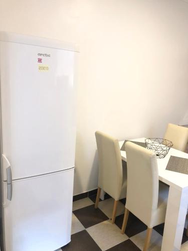 CONFORT GuestHouse - image 2