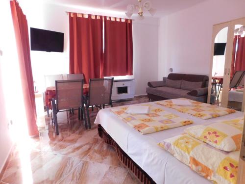 Szamóca Vendégház - image 14