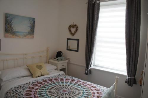 Small Double Room image 1