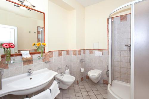 Hotel Tivoli Prague - image 3