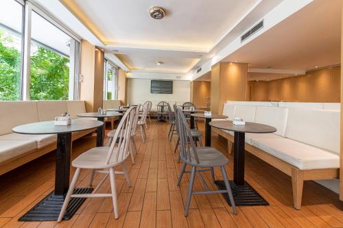 Parnon Hotel - image 9