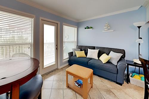 Beachfront Condo - Gulf-View Balcony - 2 Pools condo - main image