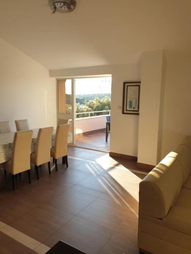 Apartments Seafront Villa - image 6
