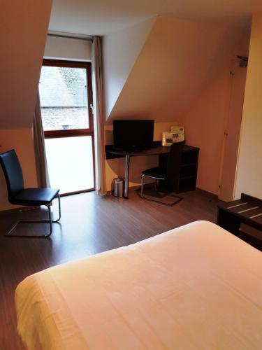 room detail thumbnail 0