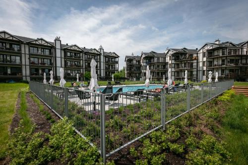 . Escapade Pinoteau Tremblant Getaway