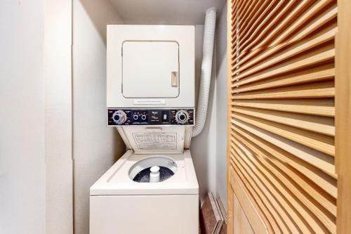 O'clock Road Condos - image 14