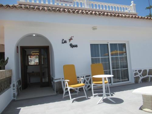 LAS ROSAS by RENTMEDANO Stunning luxury Chocolate Box villa with private heated pool & wifi 3