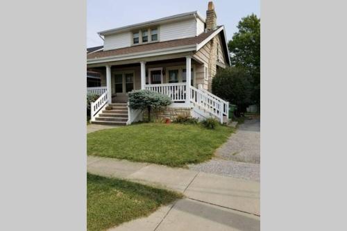 . Beautiful Home off I-75/71, Great Neighborhood