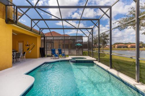 Extraordinary 6-Bed 5-Bath Villa with Private Pool in Bella Vida - image 3