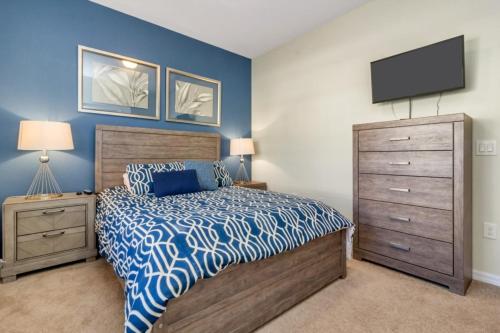 Brand New 5-Bed 4-Bath Townhome with Private Pool Just Minutes to Disney - image 5