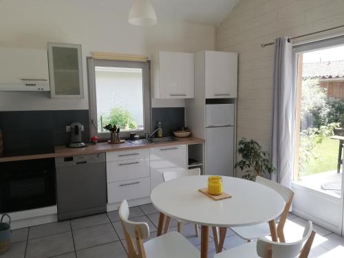Appartement proche lac et plage in Leon