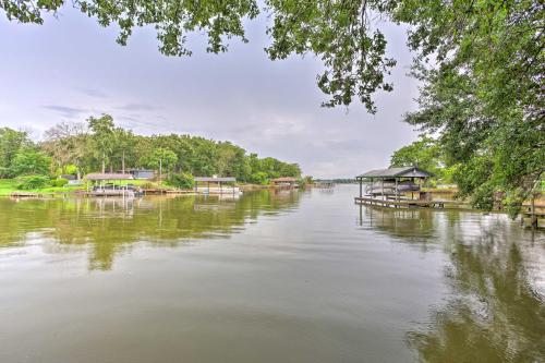 Cedar Creek Reservoir Home with Deck and Fire Pit!