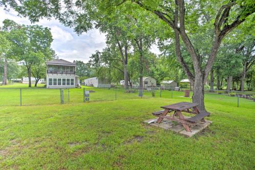 Cedar Creek Reservoir Home with Deck and Fire Pit!