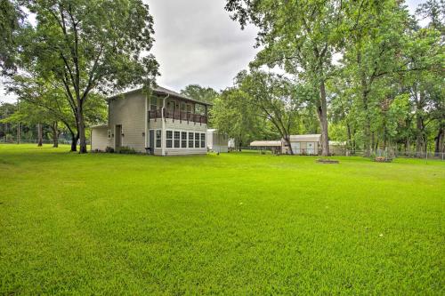 Cedar Creek Reservoir Home with Deck and Fire Pit!