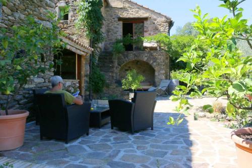 Les terrasses aux citronniers gîte à louer Saint-Vincent-d'Olargues