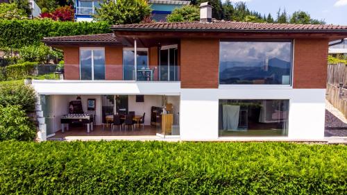 Зовнішній вигляд готелю, Young Backpackers Homestay in Крінс