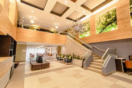 Lobby, Days Inn & Suites by Wyndham Fort Myers Near JetBlue Park in Fort Myers (FL)